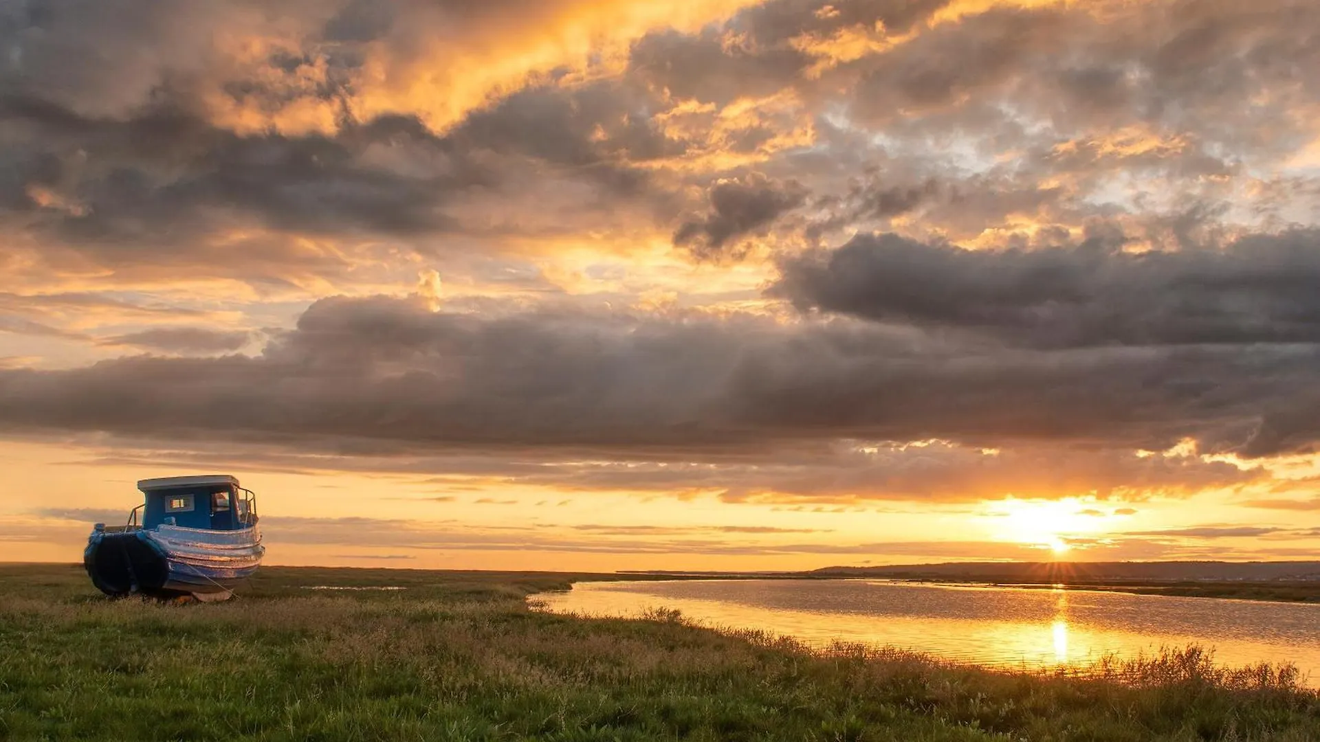 High Tides Villa Penclawdd 0*,  United Kingdom